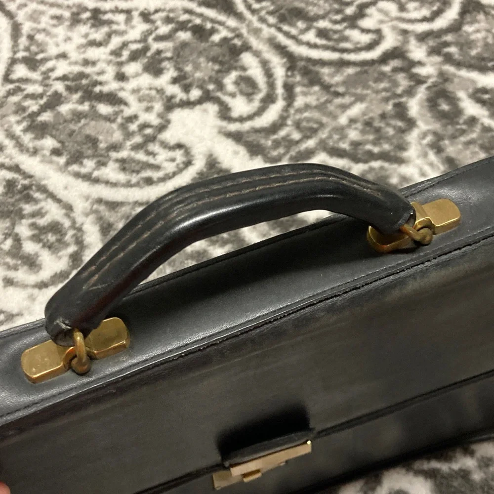 Coach Diplomat attache No G8Z-5353, black leather, gold tone hardware, briefcase